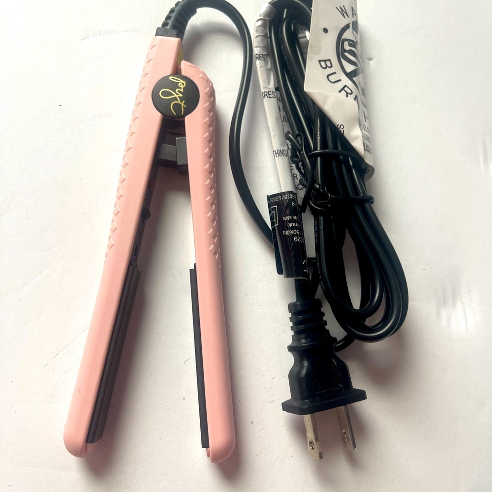 Pretty Young Thing Travel Ceramic Straightener